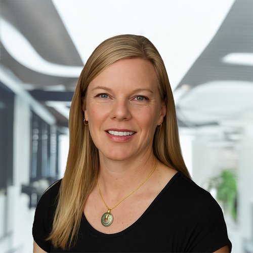 Kelly Henry_Headshot_2025_Square