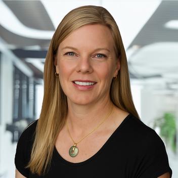 Kelly Henry headshot