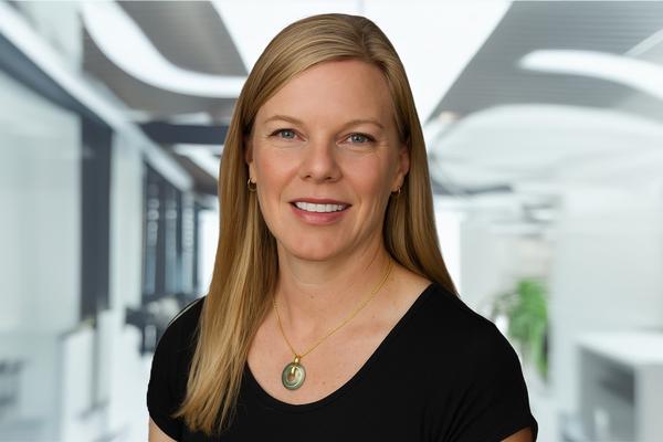 Kelly Henry headshot