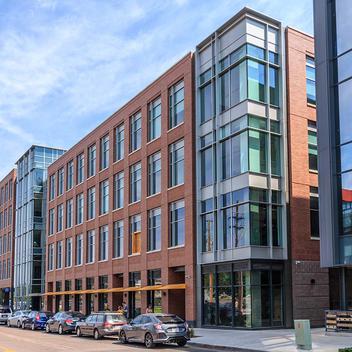 Exterior view of Riverview 1700 Platte with sky