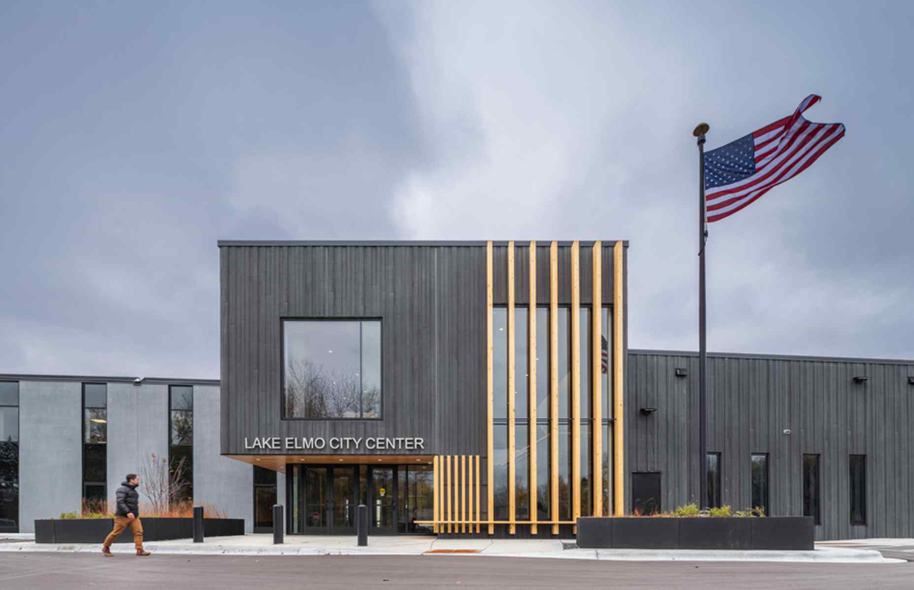 entrance of lake elmo city center