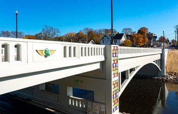 image of 6th street bridge