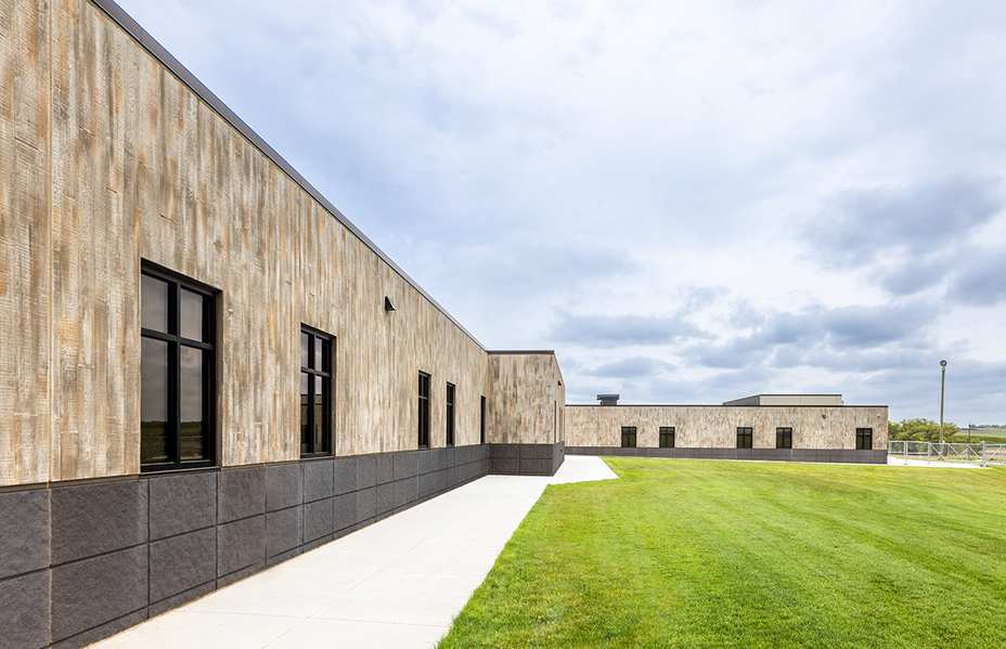 exterior walls of silver ranch elementary