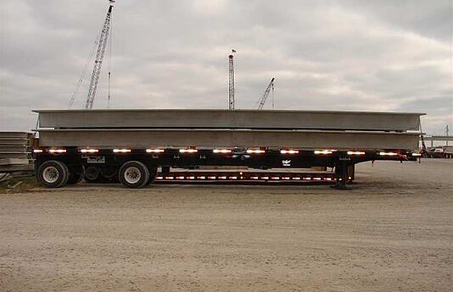 Drop deck flat trailer