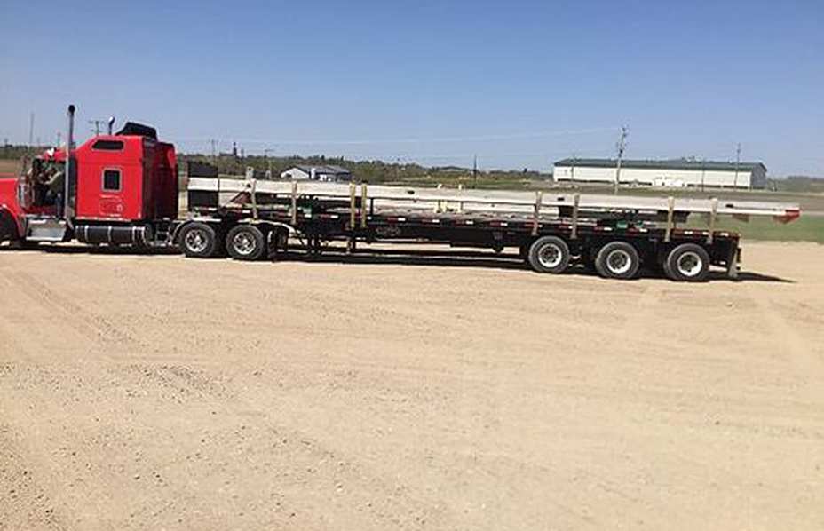 Drop deck flat trailer