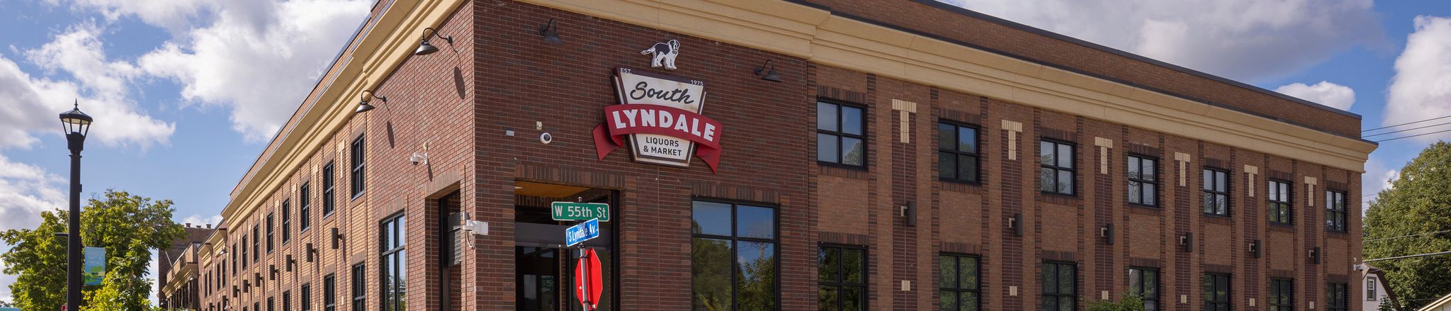 exterior of south lyndale liquors in minneapolis