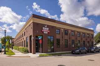 exterior street view of south lyndale liquors