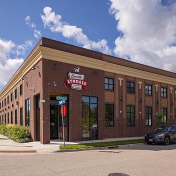 exterior of south lyndale liquors in minneapolis